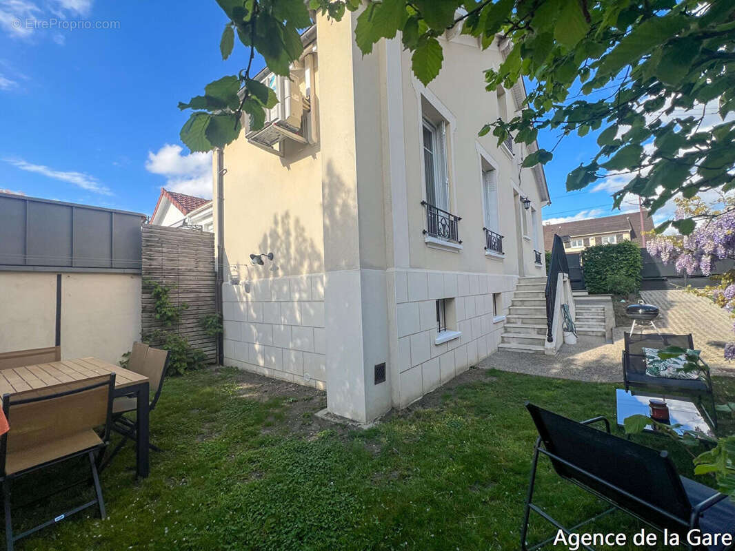 Maison à CARRIERES-SUR-SEINE