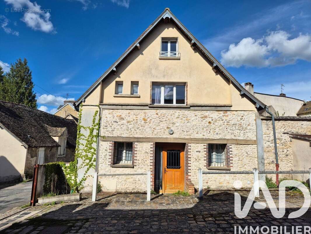 Photo 2 - Maison à HOUDAN