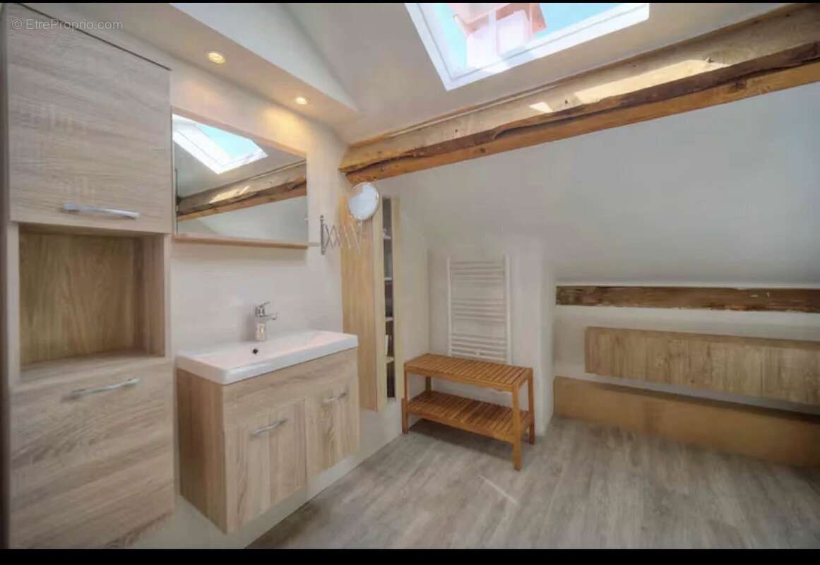Villa de caractère -5 chambres dans une rue au calme - photo 16