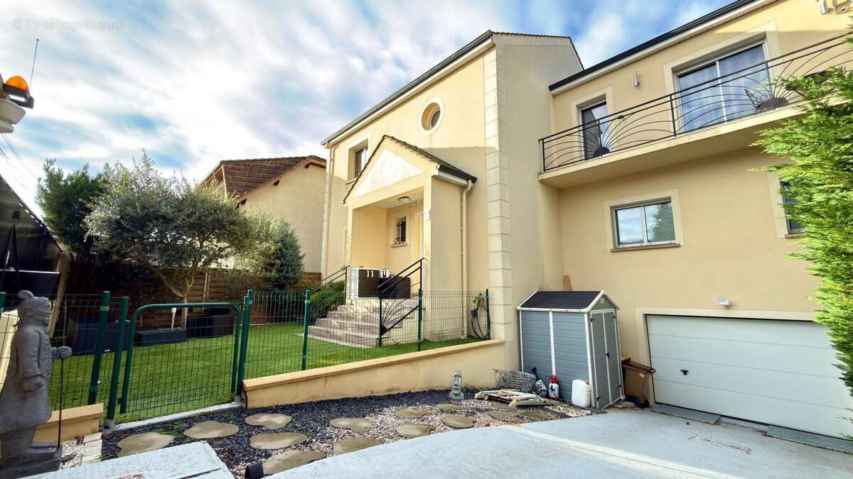Maison à NEUILLY-SUR-MARNE