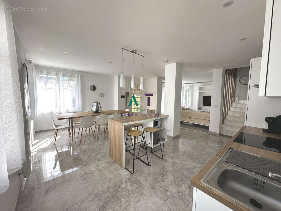 Maison 154 m² à Grenoble  - photo 2