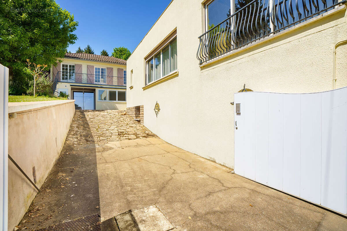Ensemble de 2 Maisons  - Saint Jean Le Priche - photo 17