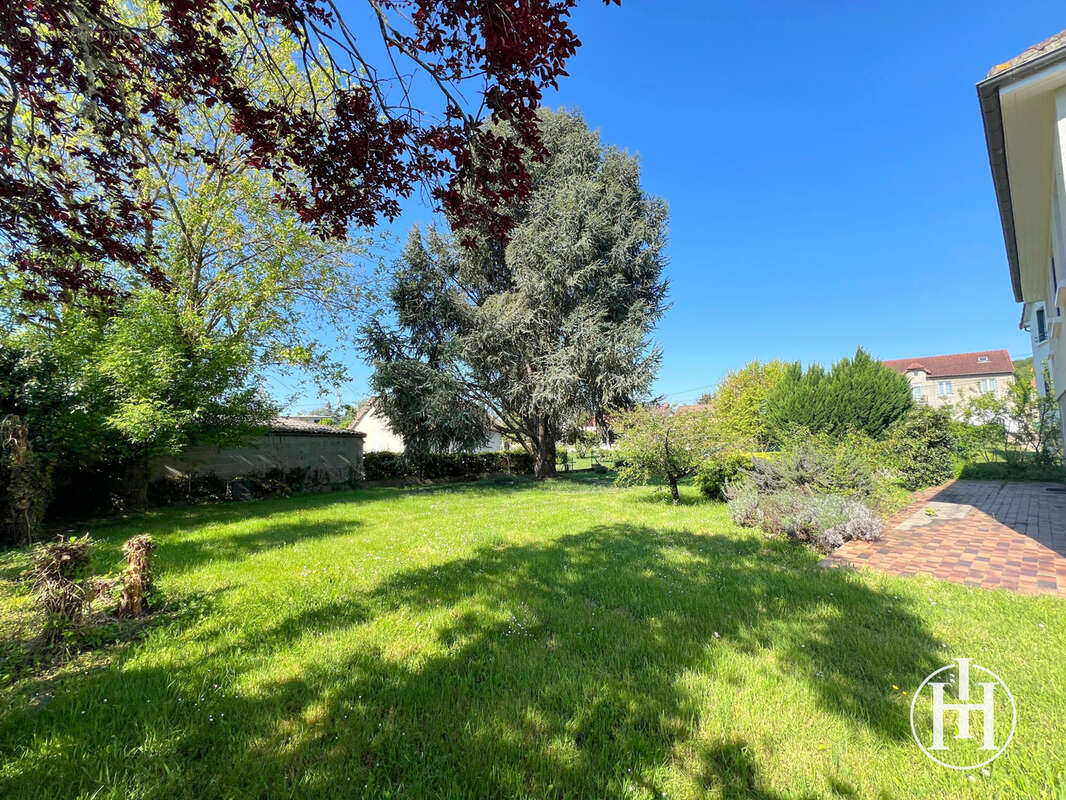 Maison à SAINT-AMAND-MONTROND