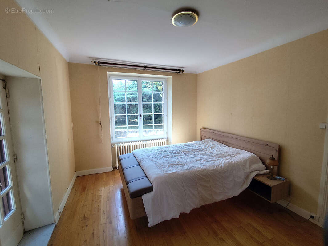 Maison 188 m² à Saint-Laurent-De-Ceris  - photo 3