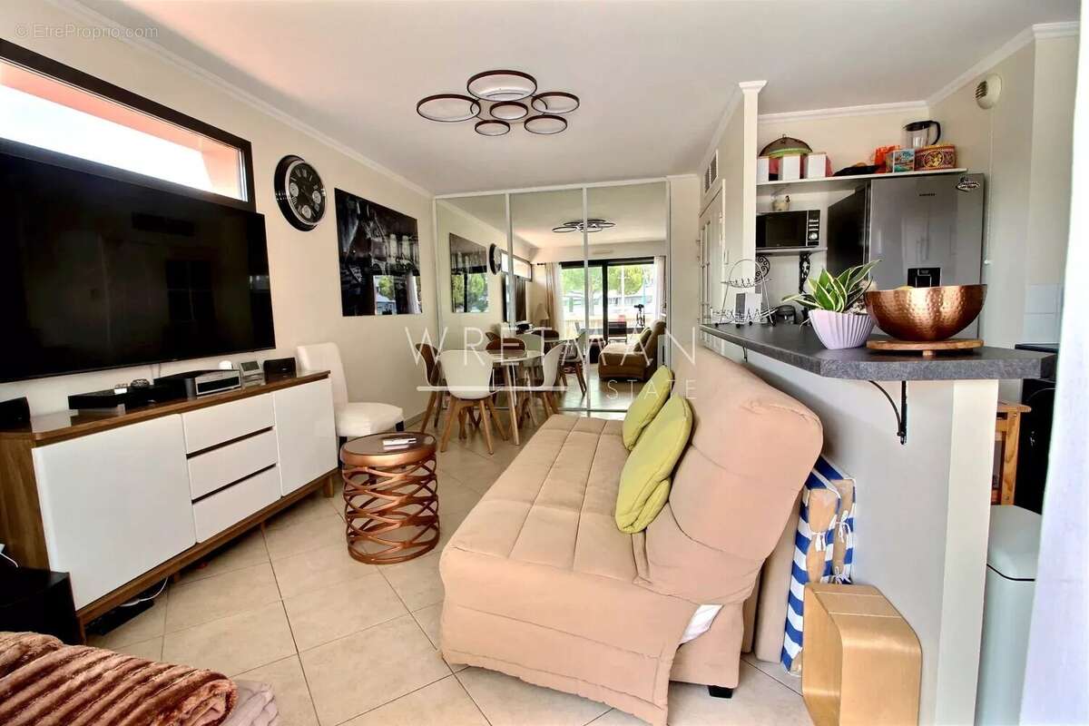 Appartement à VILLENEUVE-LOUBET