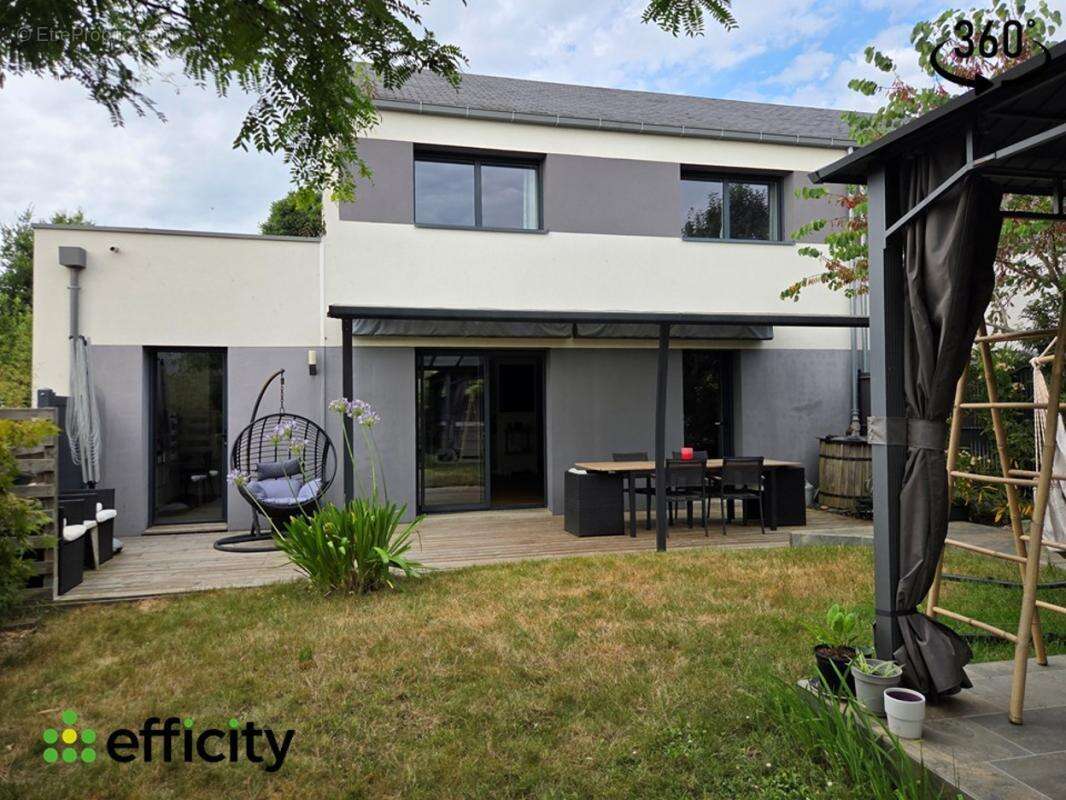 Maison 127 m² à La Chapelle-Des-Fougeretz  - photo 4