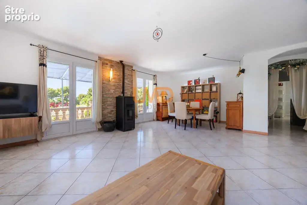Les Caillols/ La commanderie- Maison- 5P-120 M2 + Studio indépen - photo 6
