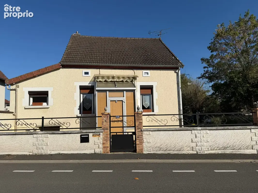 Maison 3 pièces 88 m² à vendre à Saint-Germain-Des-Fosses (03260) - photo 1