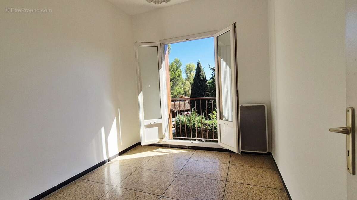 Appartement à SAINT-CYR-SUR-MER