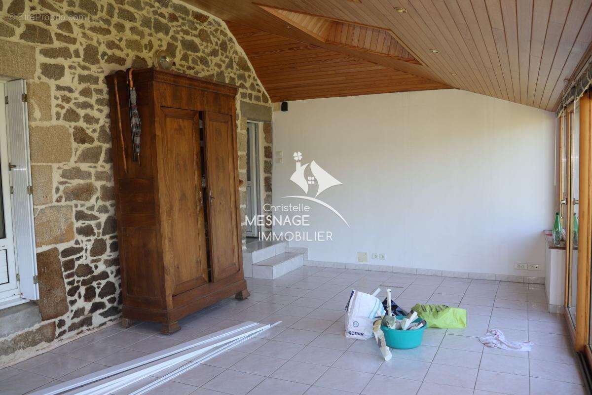 Maison à JUGON-LES-LACS