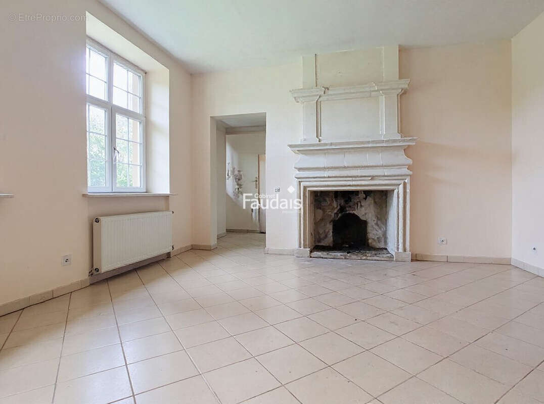 Maison 610 m² à Sainte-Mere-Eglise  - photo 5