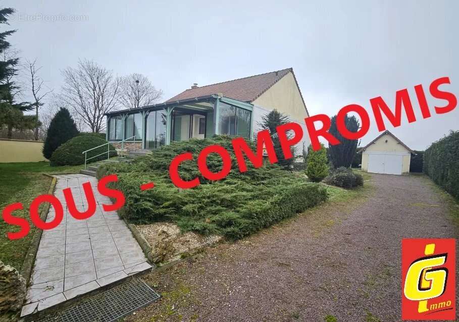 Maison à CLAVILLE