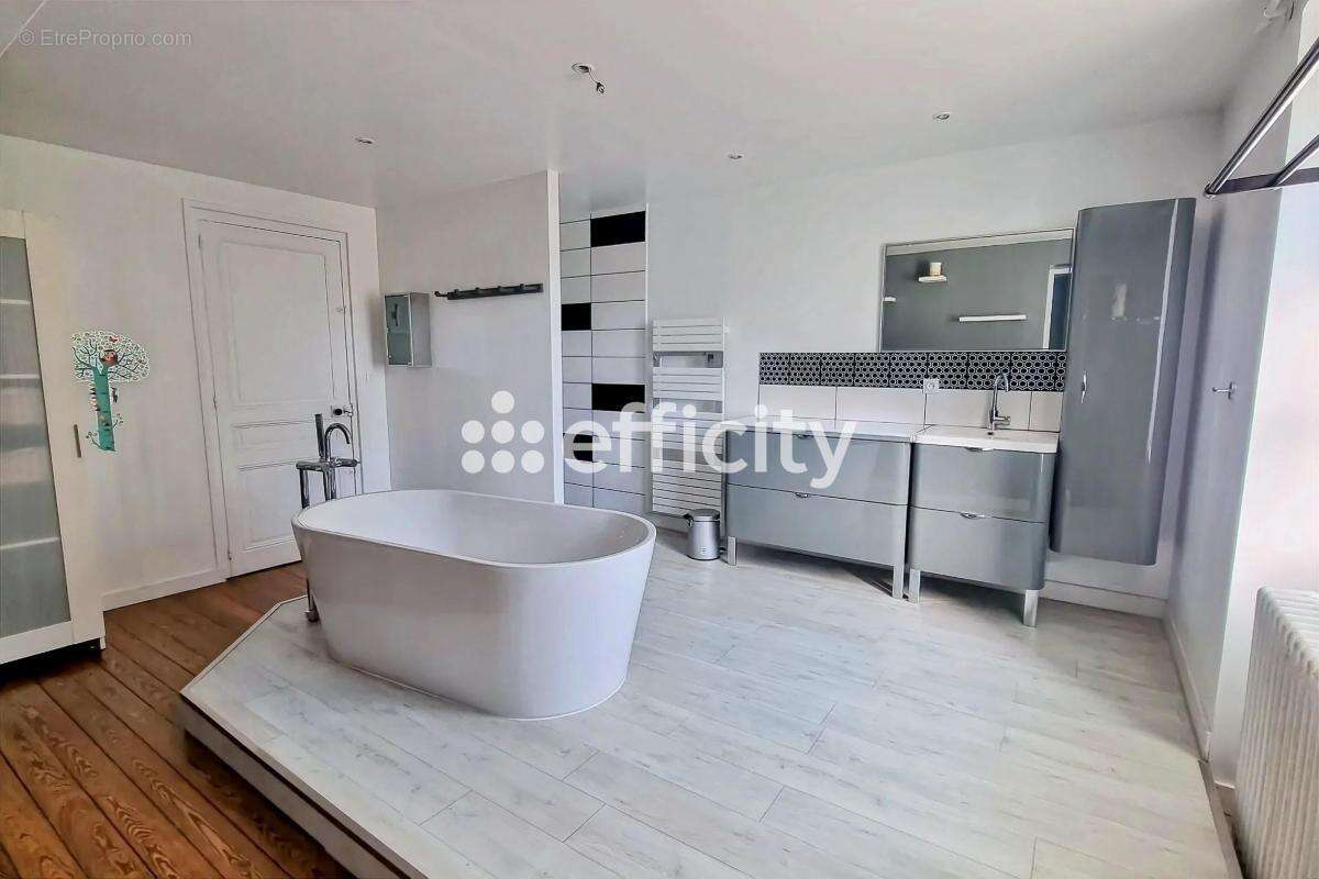 Maison à PIERRECLOS