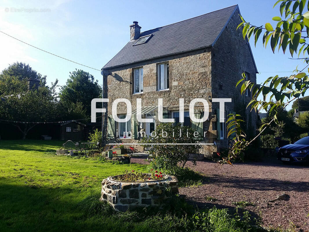 Maison à SAINT-MICHEL-DE-MONTJOIE