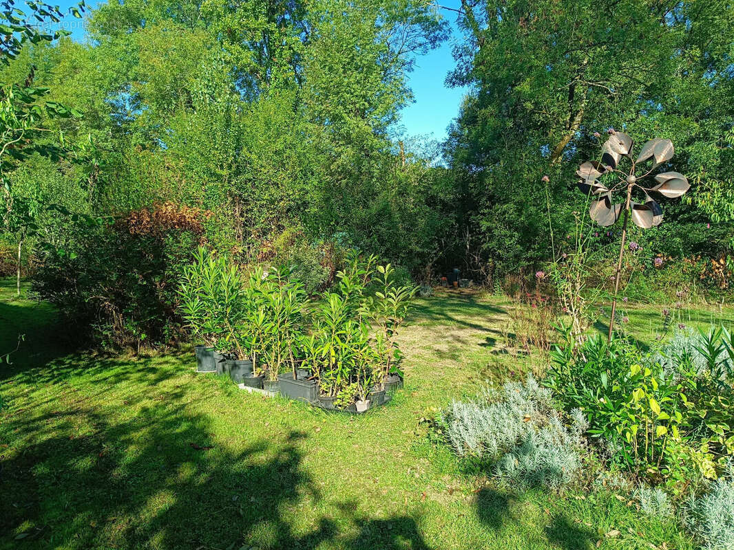 Maison 83 m² à Saint-Martin-De-Laye  - photo 9