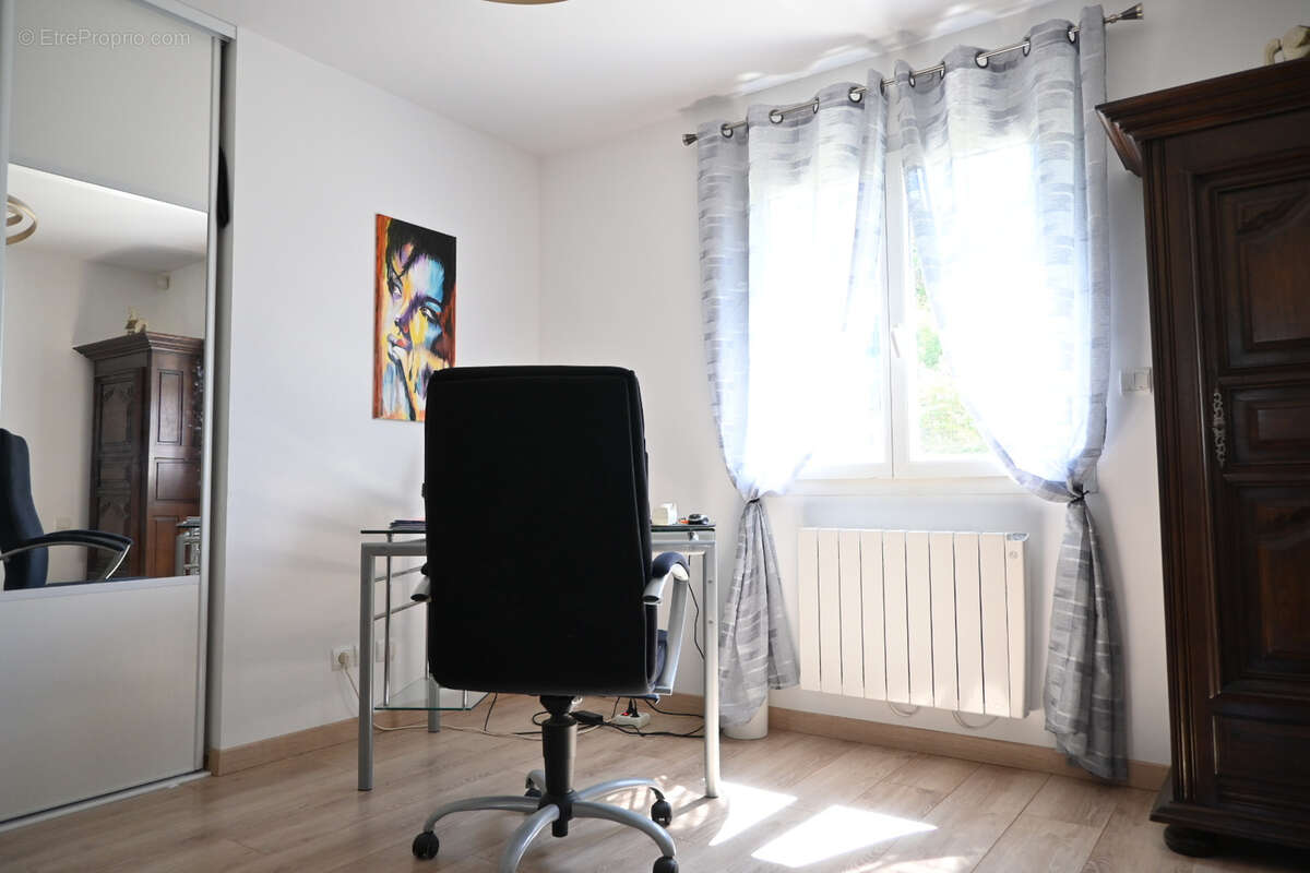 Maison T5 de plain pied - Montlegun - grand garage - photo 12