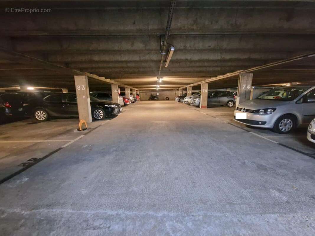 Parking à ASNIERES-SUR-SEINE