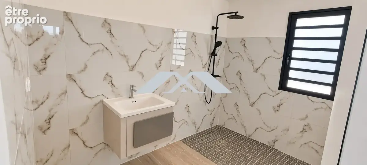 Maison 4 pièces 120 m² à vendre à Saint-Pierre (97410) - photo 9