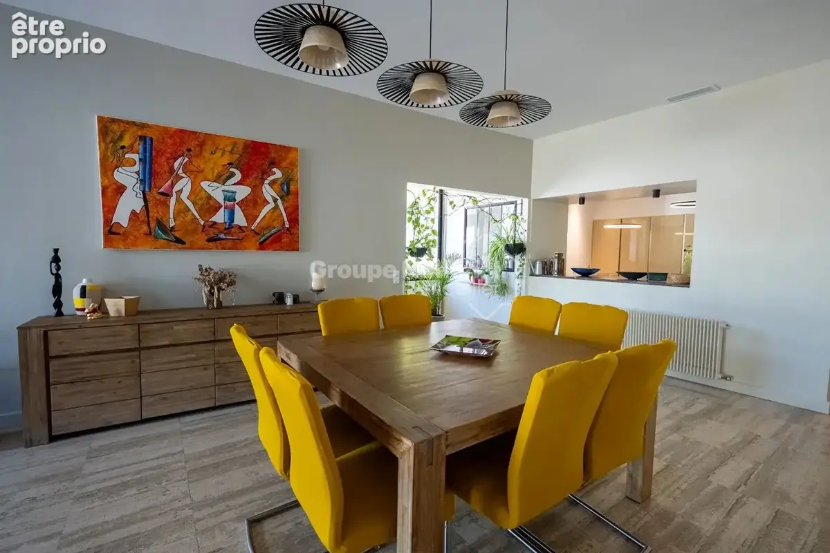 À vendre eyragues propriété de 398 m² avec 3 gîtes en activité, piscine , garages - photo 4