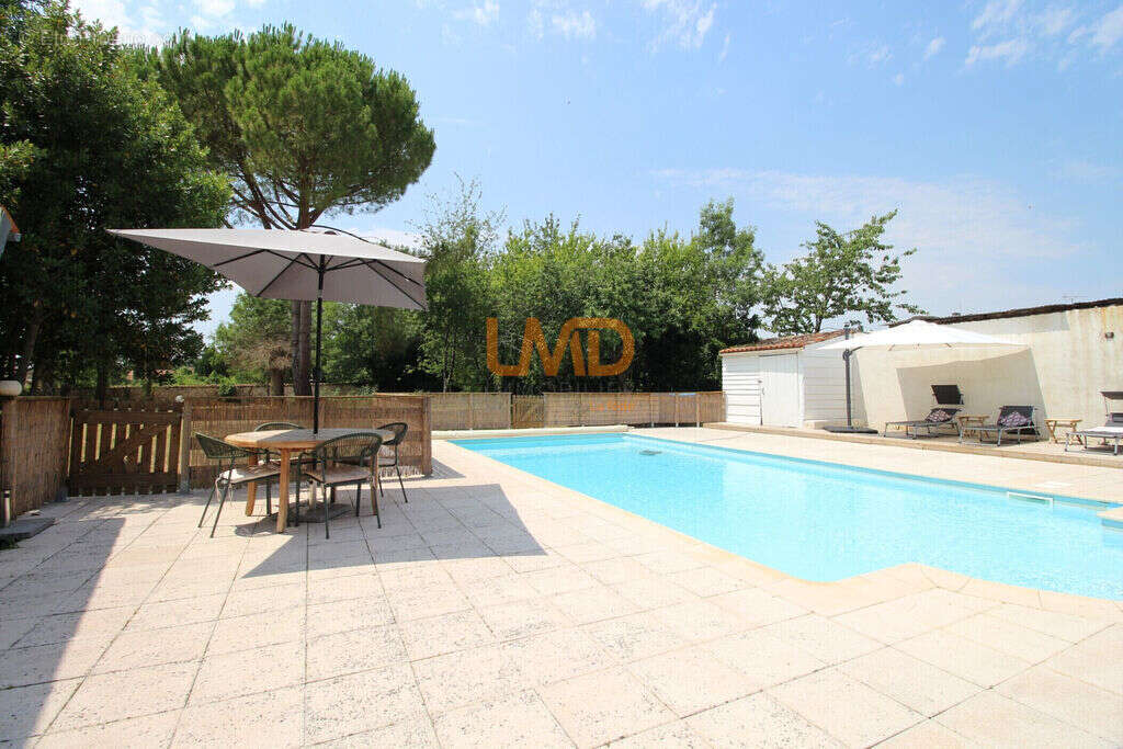 Demeure ancienne rénovée avec piscine - photo 6