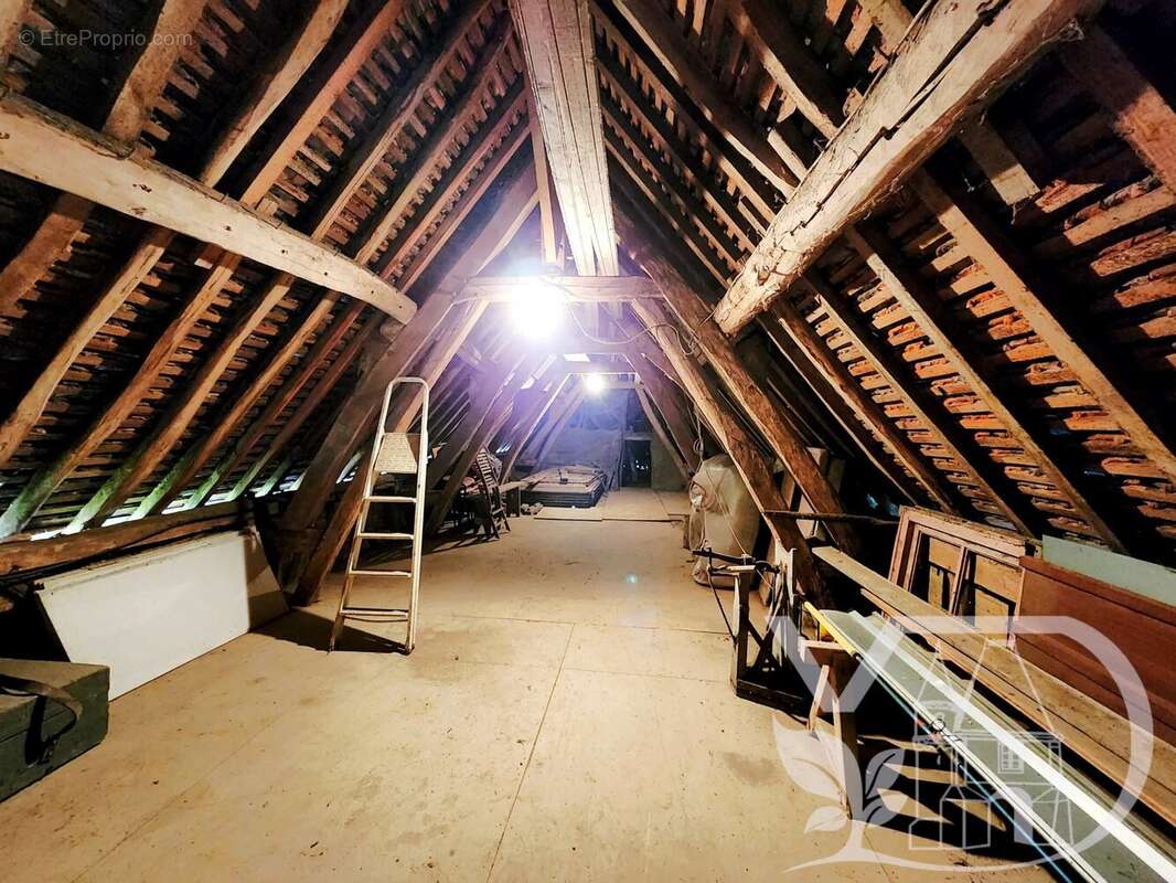 Appartement à BRESLES