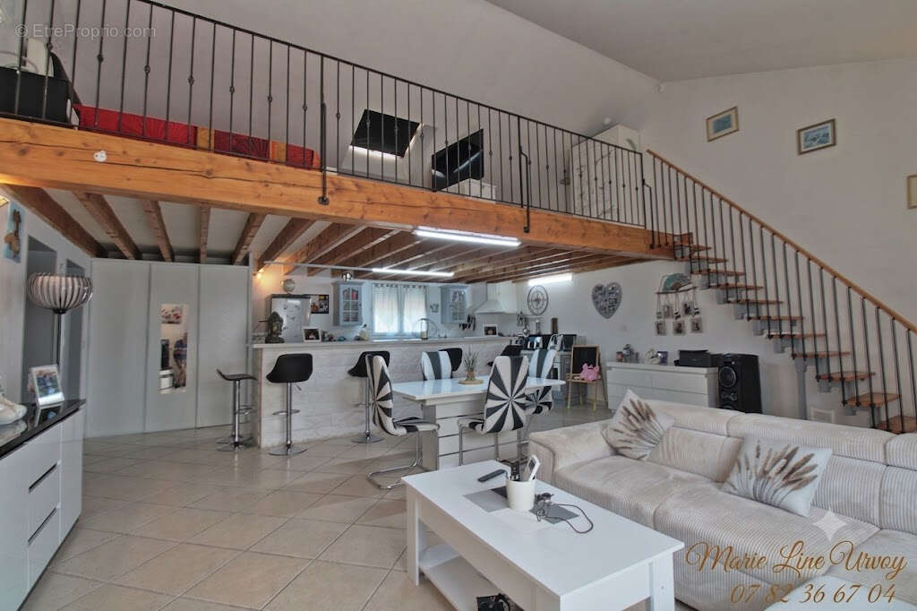 13210 St-Rémy - Mas en pierre 145 m² + gîte 70 m² - Piscine 8X4 - grand terrain - photo 11