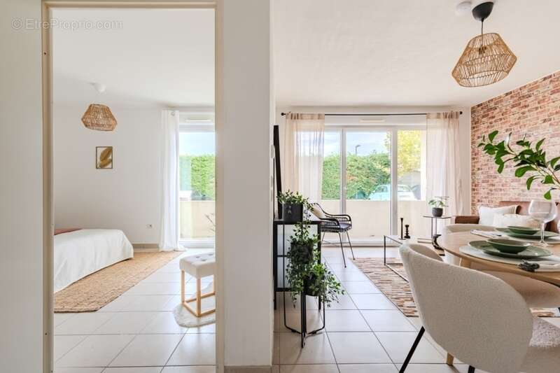 Appartement à CADAUJAC