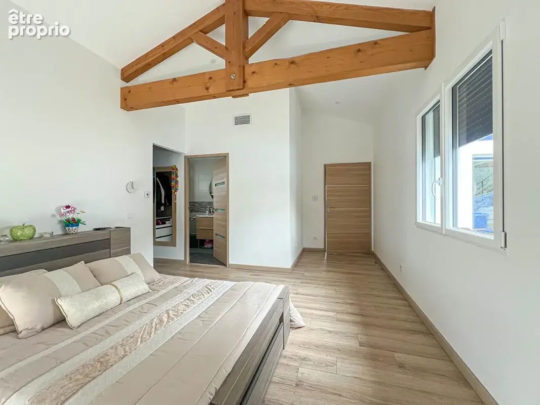 Au calme, idéale en toute saison, récente contemporaine de plain-pied de 157 m2 avec  garage/atelier - photo 7