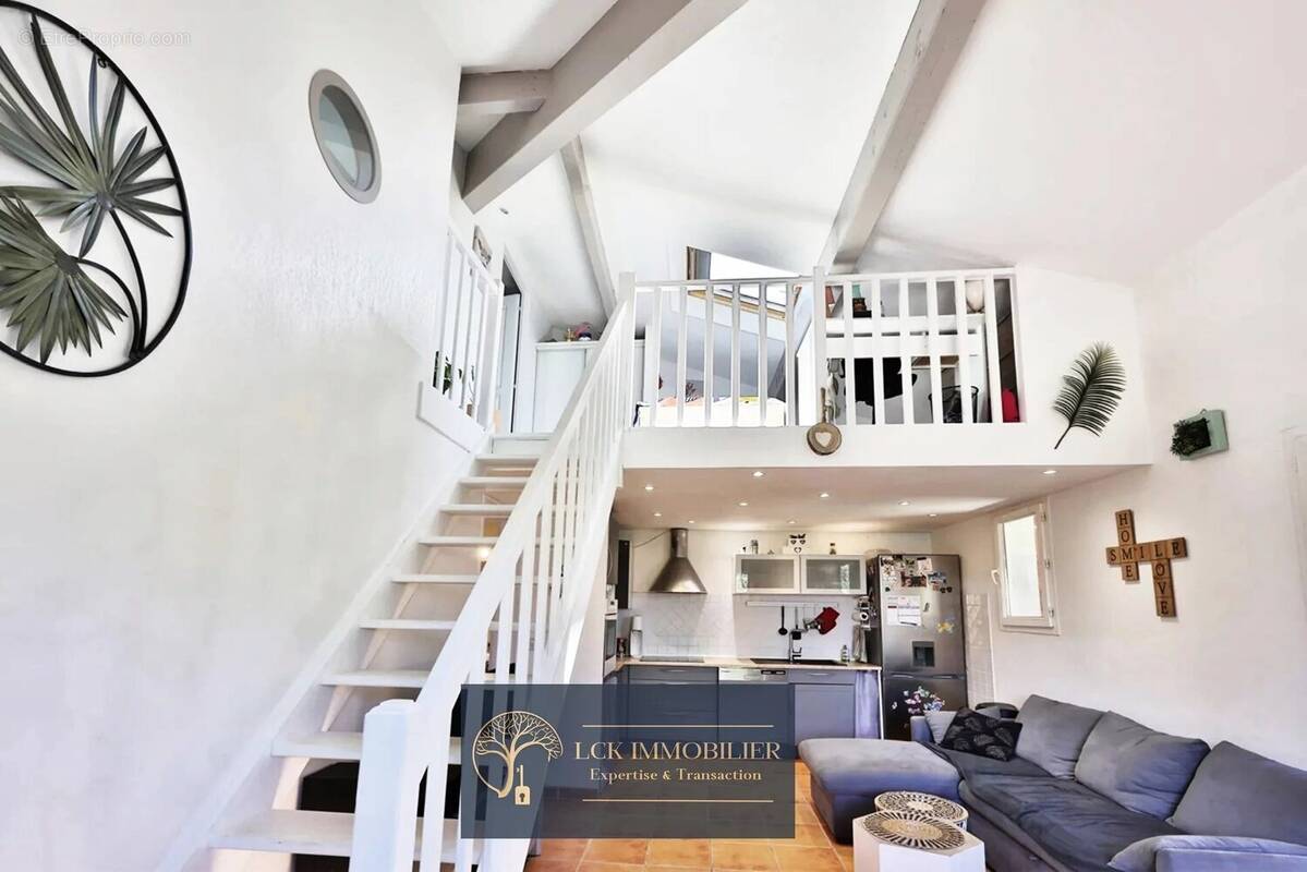 Maison à ROQUEBRUNE-SUR-ARGENS