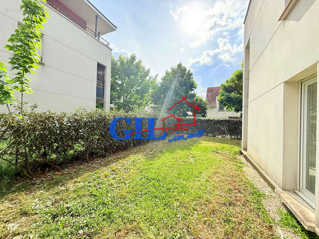 Appartement à SAVIGNY-LE-TEMPLE