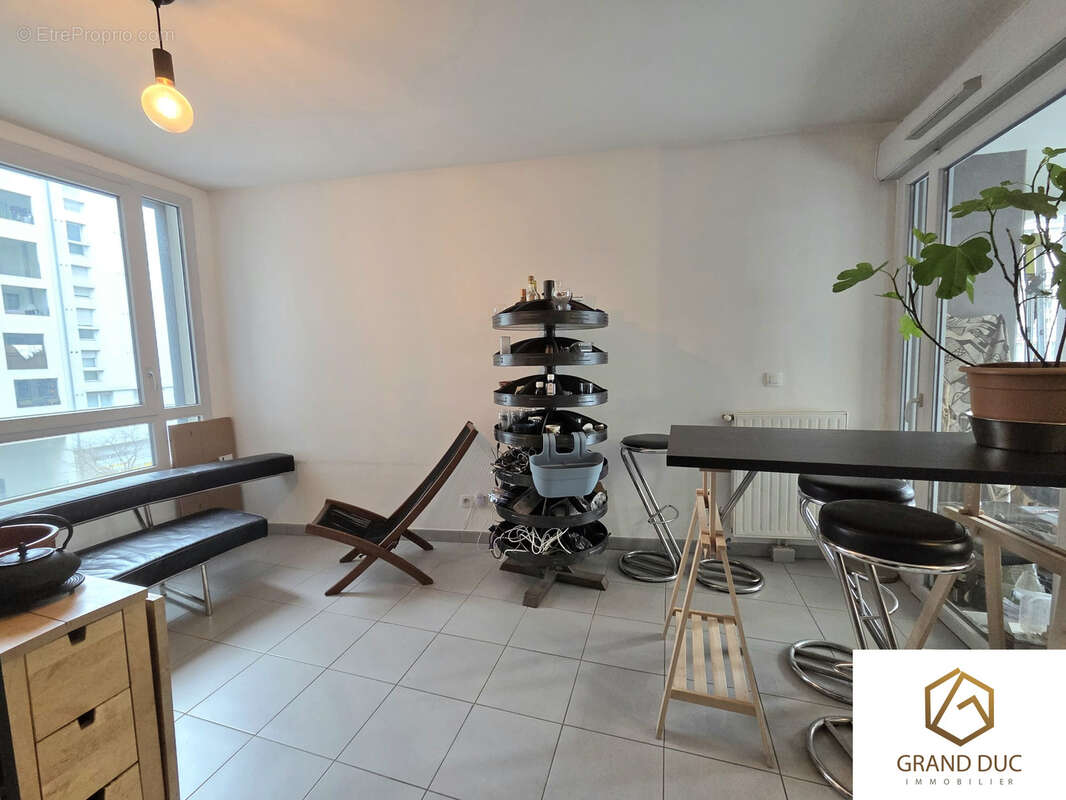 Appartement à MARSEILLE-3E
