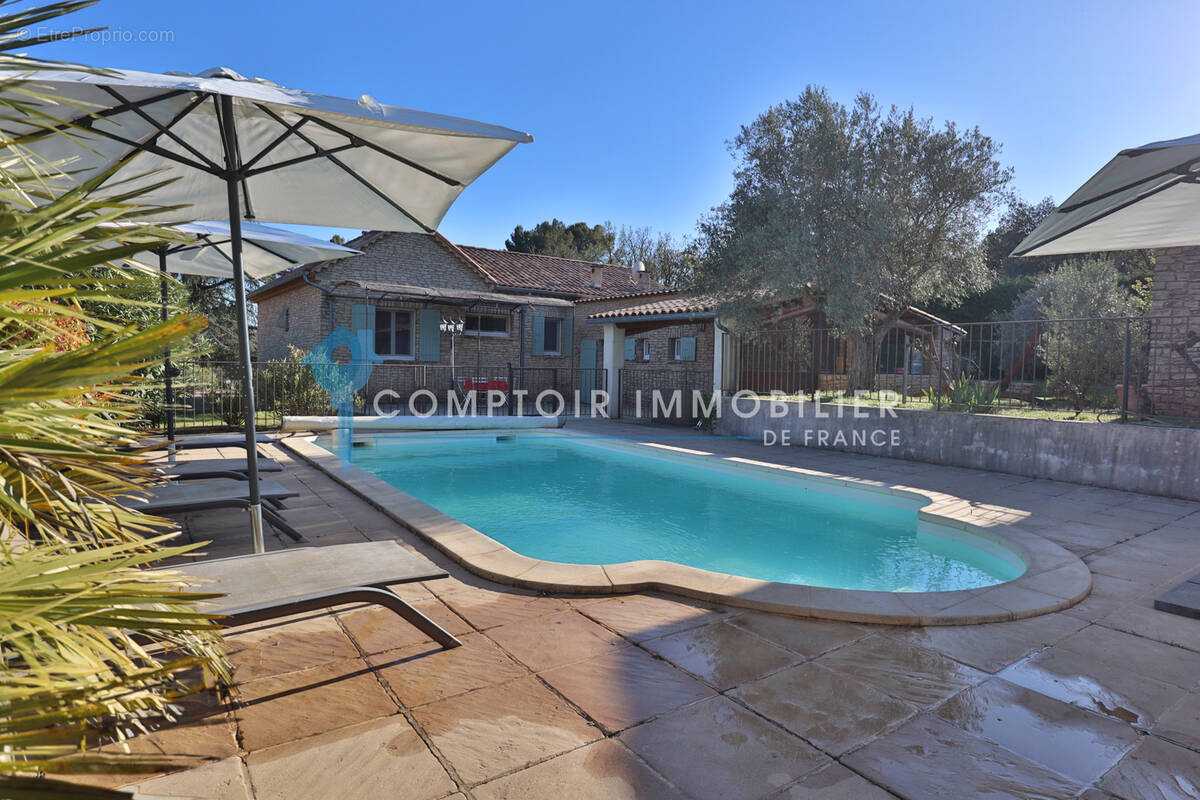 Maison à SAINT-SATURNIN-LES-APT