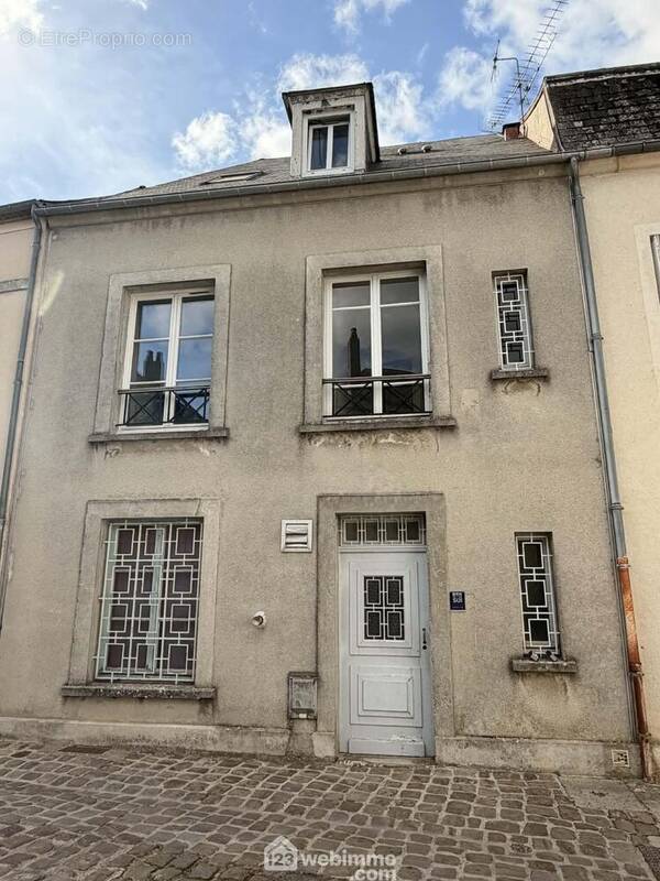 Coup de c½ur assuré pour cet immeuble comprenant 4 appartements - Appartement à LAON