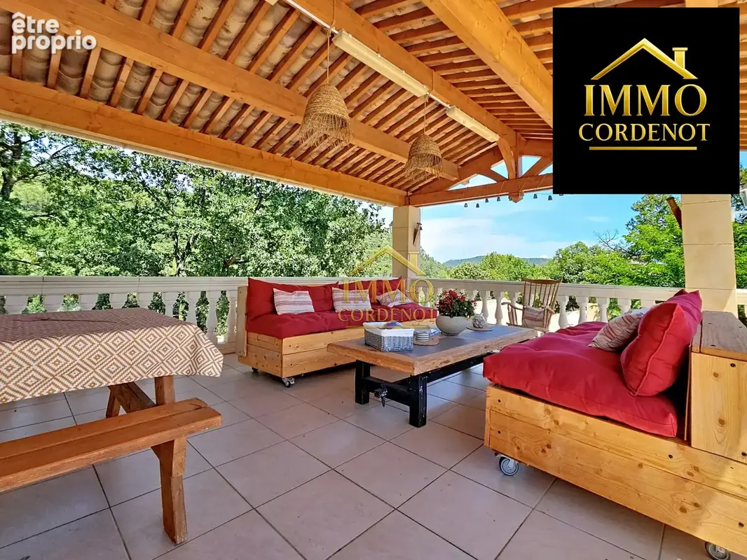 Maison 6 pièces 282 m² à vendre à Meounes-Les-Montrieux (83136) - photo 2