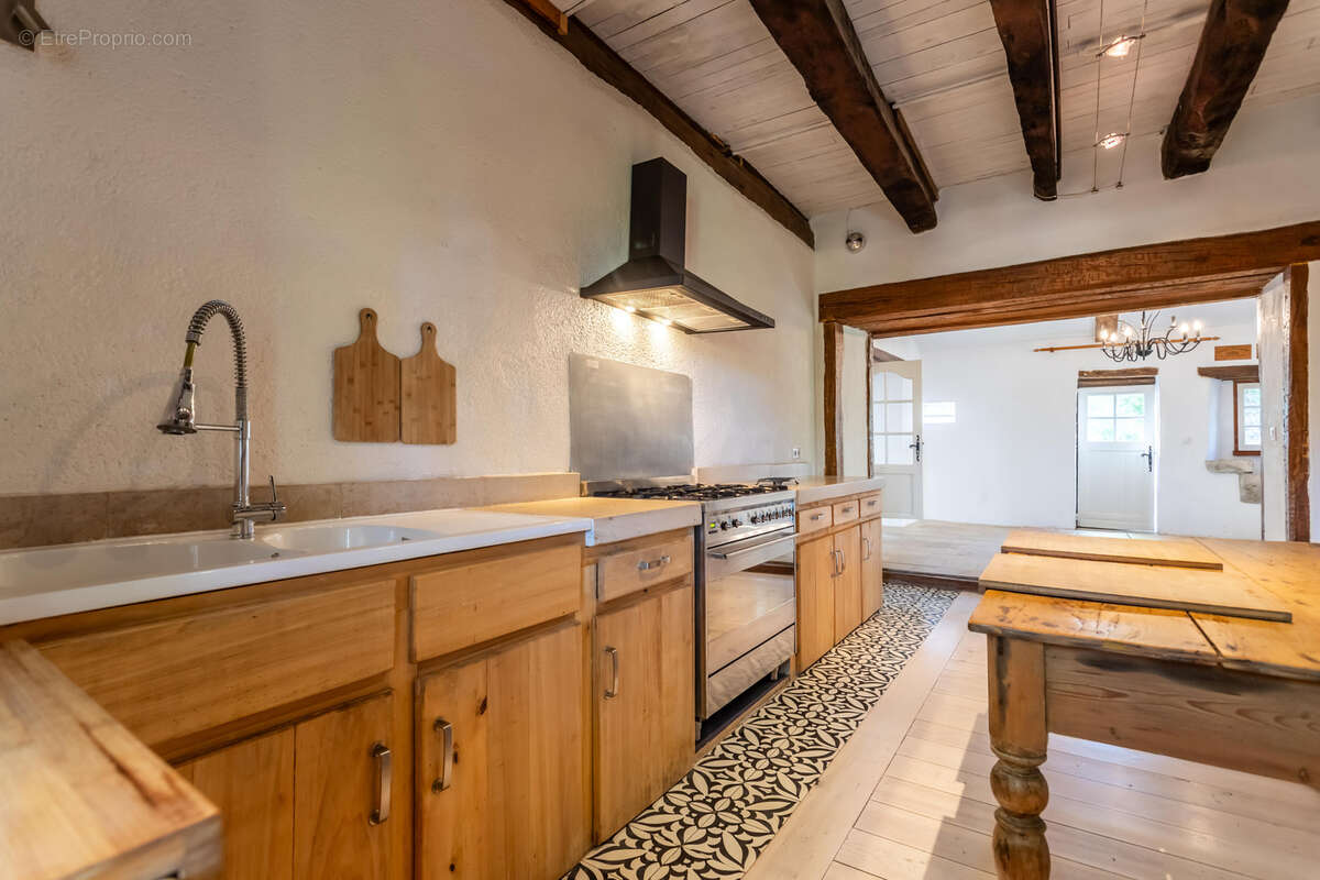 Maison de campagne avec annexe, piscine et dépendance - photo 19