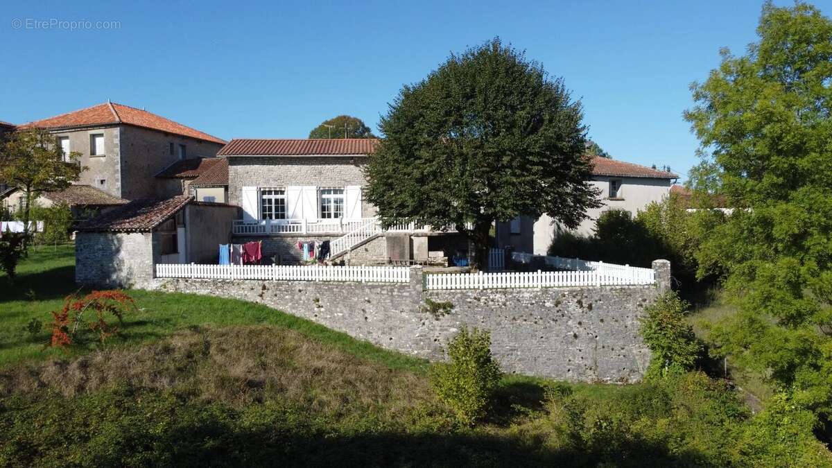 Maison à SAINT-CLAUD