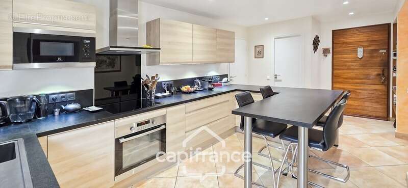 Maison à SOLLIES-PONT