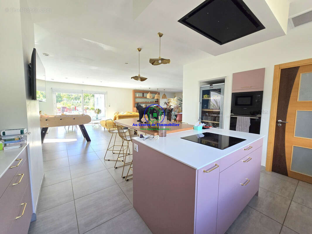 Maison 191 m² à Foulayronnes  - photo 6