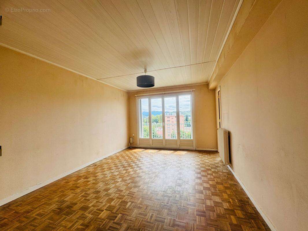 Appartement à BILLERE