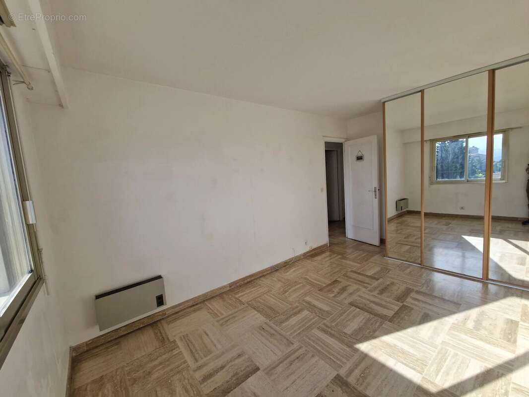 Appartement à VENCE