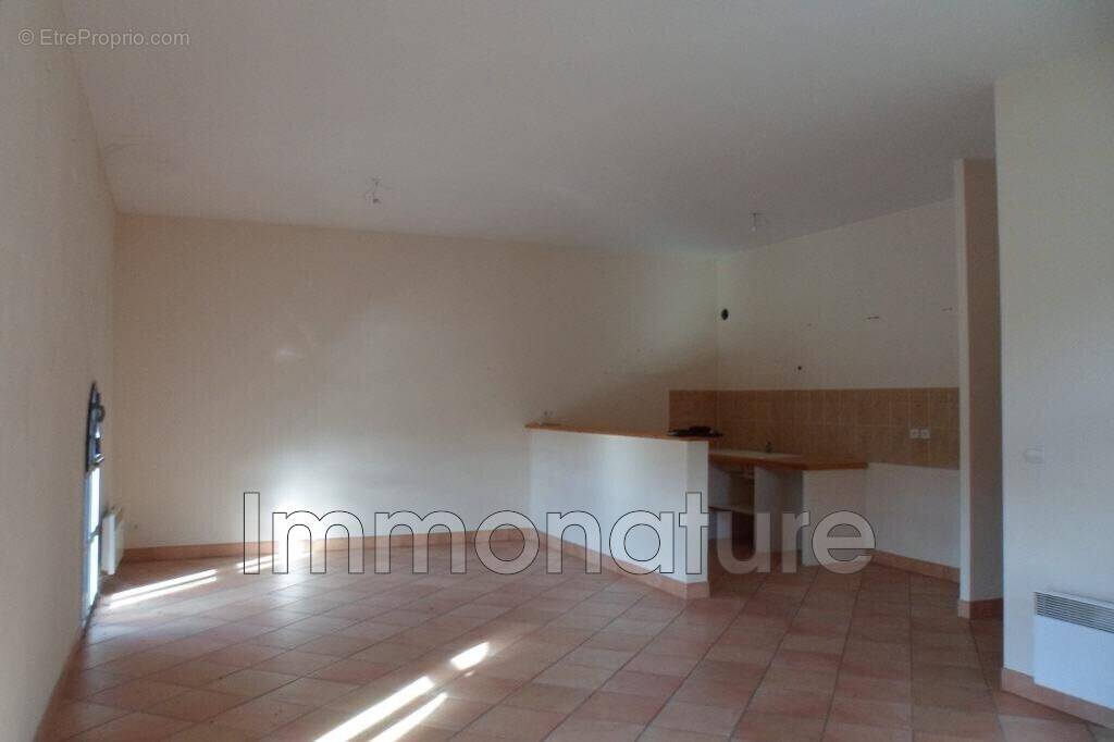 Appartement à LAROQUE