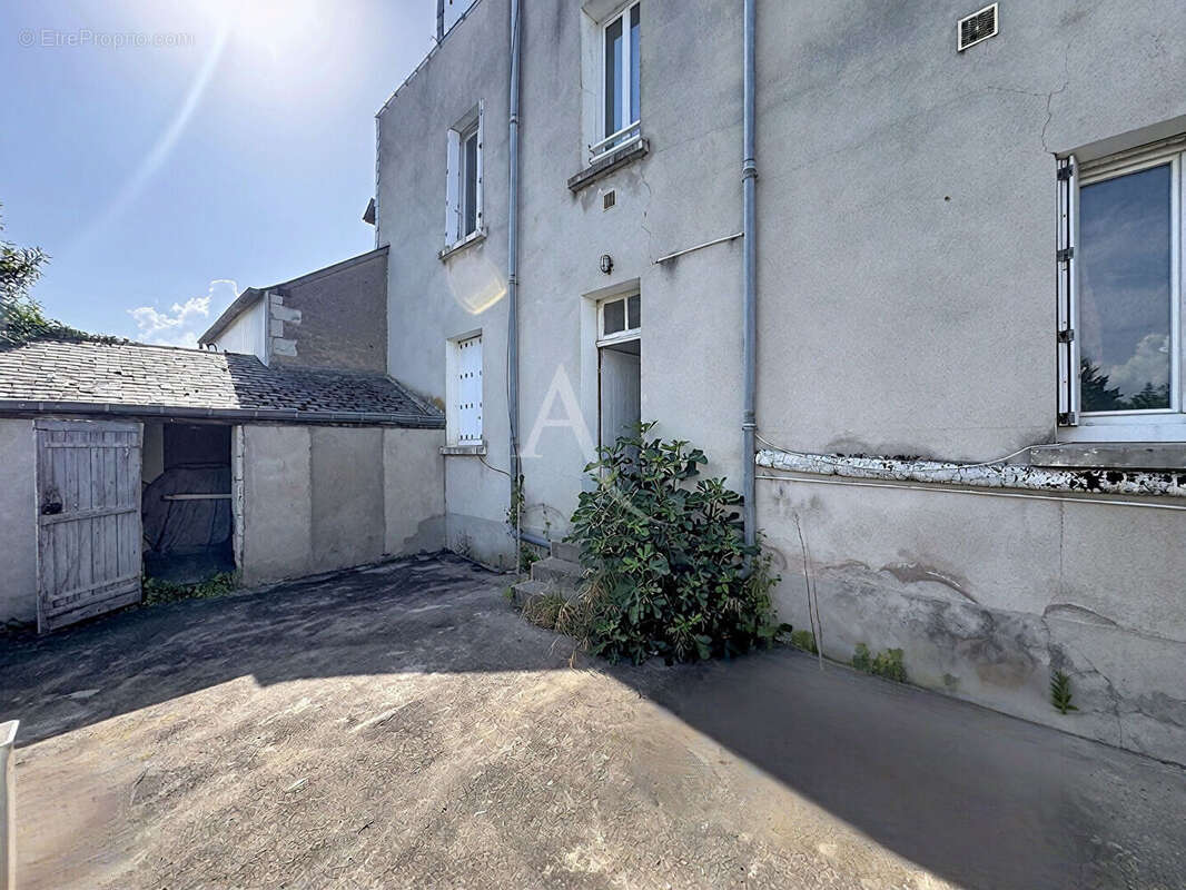 Appartement à LES PONTS-DE-CE