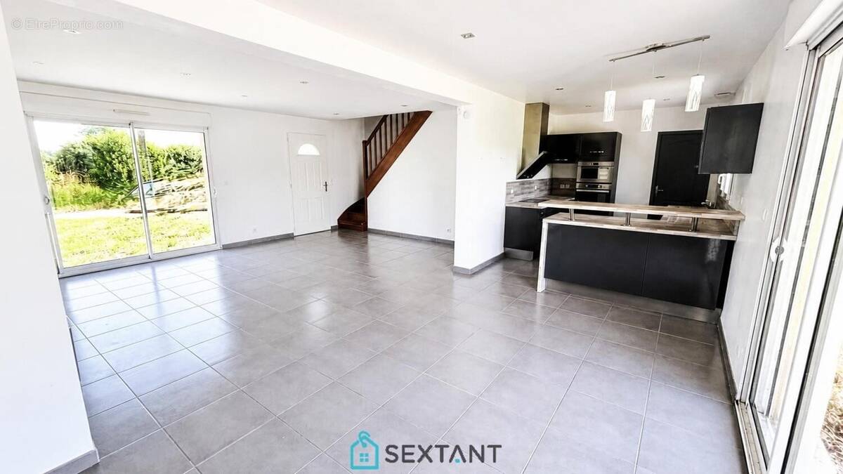 Maison familiale récente 4 chambres  113 m²  Terrain de 1 515 m²  Valletot (27350) - photo 1