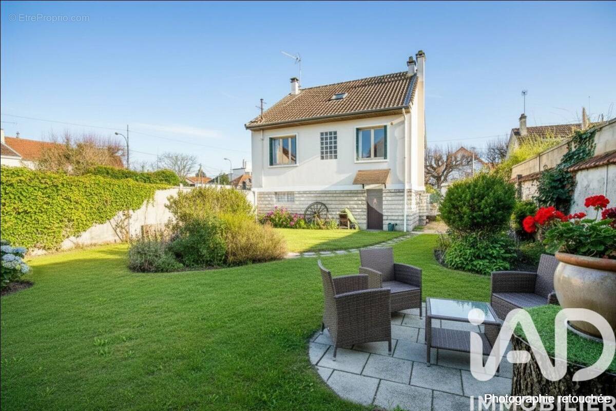 Photo 1 - Maison à SAINT-MAUR-DES-FOSSES