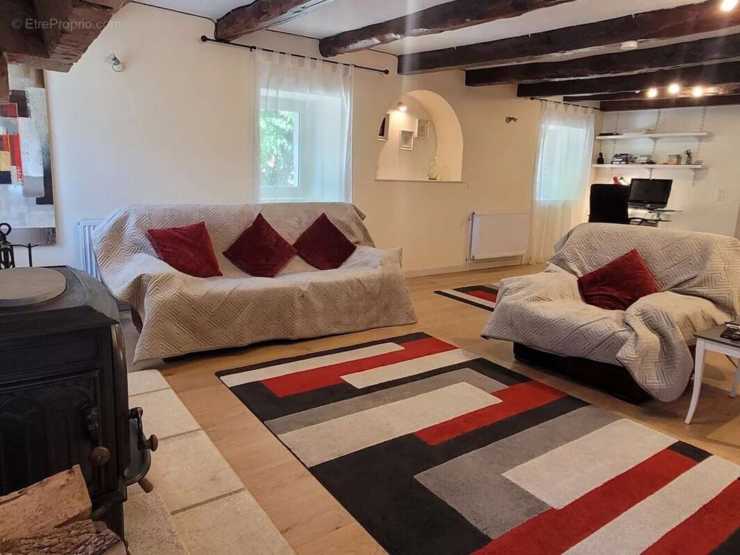 Charmante propriété en pierre avec dépendance, sur plus de 2500 m² de terrain, à 20 minutes de Cahors - photo 7