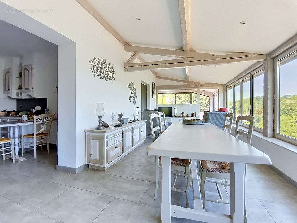 Maison à FLASSANS-SUR-ISSOLE