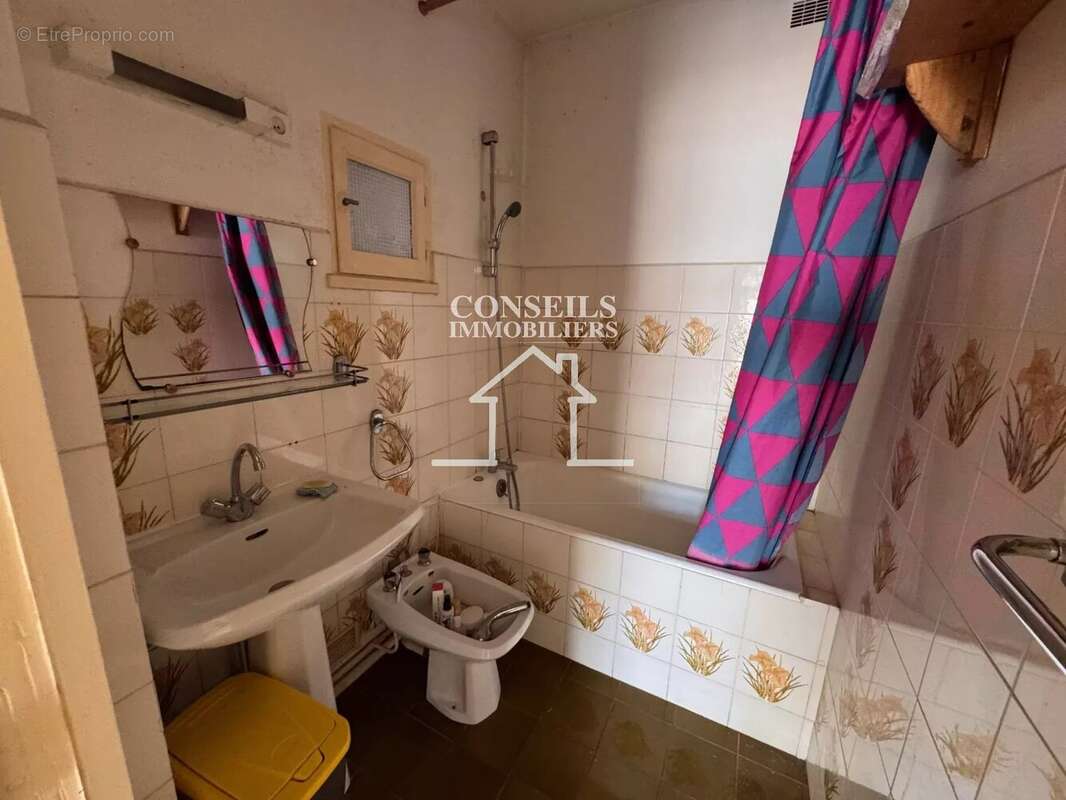 Maison à VILLENEUVE-SUR-YONNE