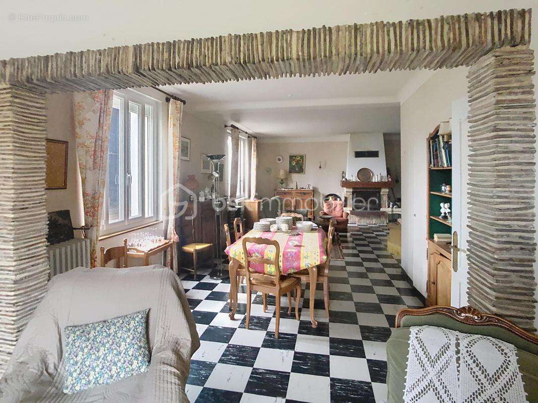 Maison à GONDREVILLE