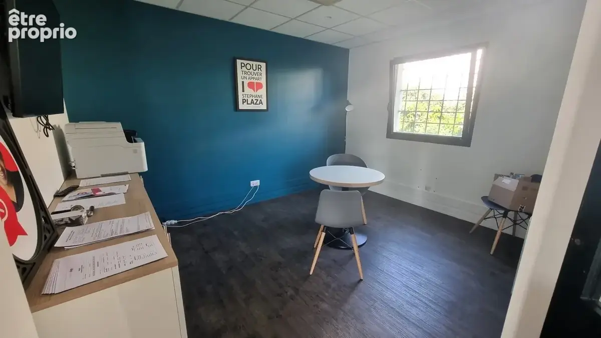 Dpt Charente Maritime (17), à vendre SAINT PIERRE D'OLERON Local commercial - Plain pied terrain 680m² - photo 5