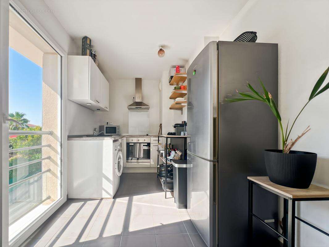 Appartement à ROQUEBRUNE-SUR-ARGENS